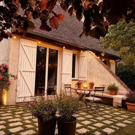 Maison D'architecte Renovee Avec Jardin-