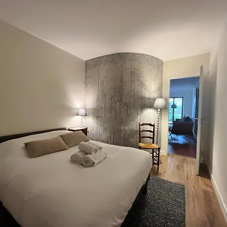 Maison D'architecte Renovee Avec Jardin- *